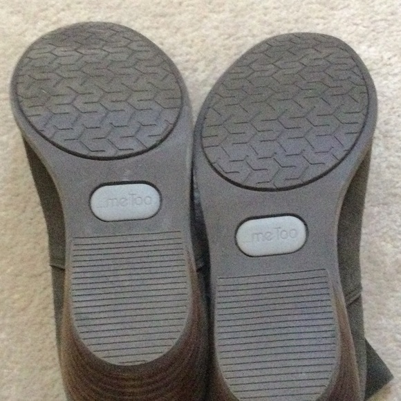 NIB Me Too Zest Bootie in Moss Suede - Picture 7 of 8